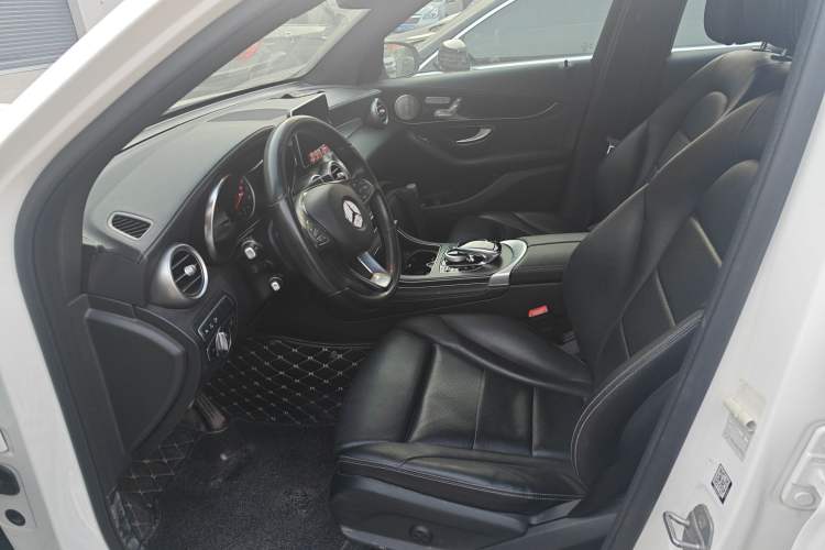 Used Mercedes-Benz GLC 2019 Facelift GLC 260 L 4MATIC Luxury Model
