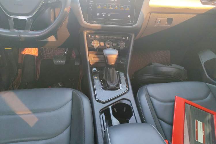 Used Volkswagen Tiguan L 2021 330TSI Automatic Two-Wheel Drive Smart Edition
