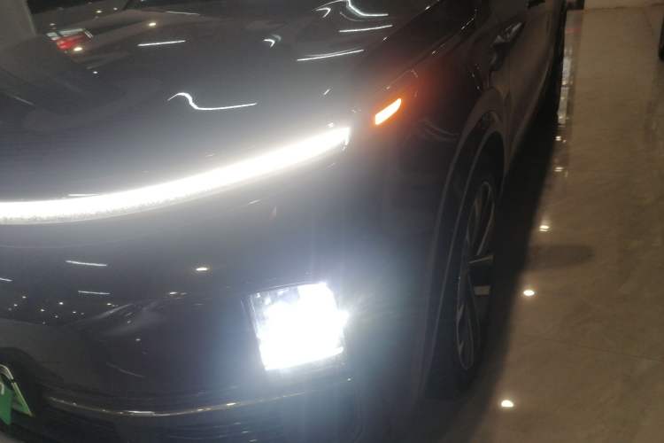 Used Li Auto L8 2023 Pro Model
