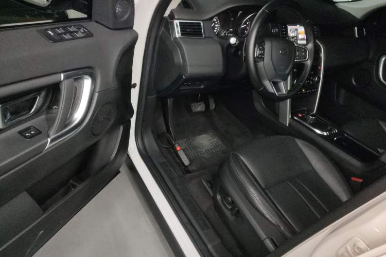 Used Land Rover Discovery Sport 2018 240 PS SE Version