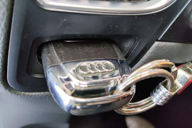 Used Audi Q5 2017 Plus 40 TFSI Technology Model