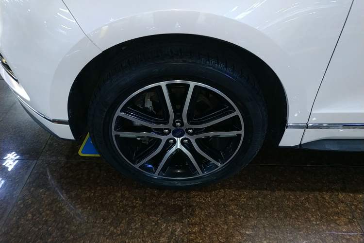 Used Ford Edge 2020 EcoBoost 245 Two-Wheel Drive Titanium 7-Seater
