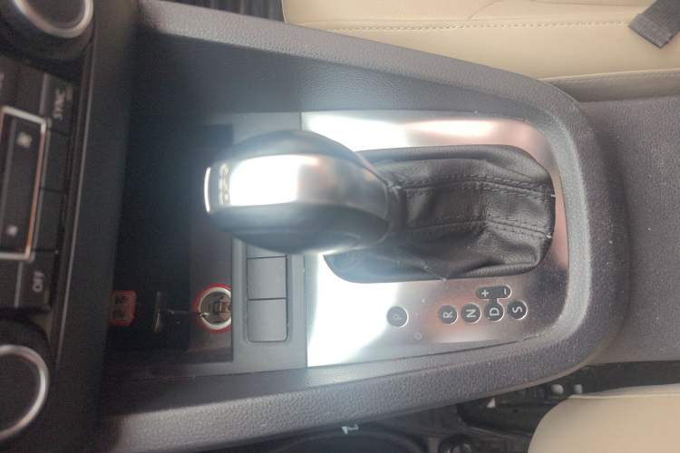 Used Volkswagen Sagitar 2014 Revised Version 1.4TSI Automatic Luxury Edition