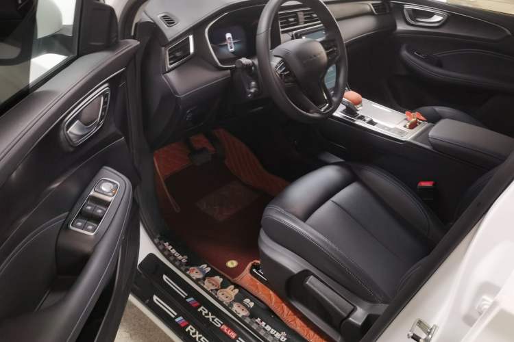 Used Roewe RX5 2025 PLUS 330TGI Automatic Trendsetting Smart Edition
