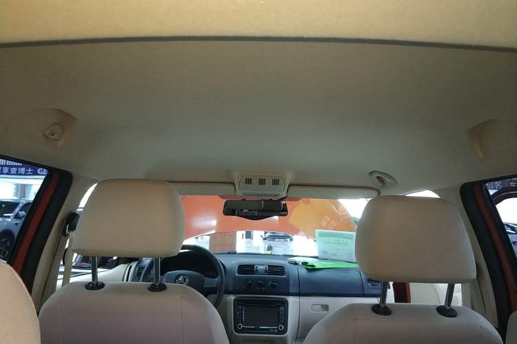 Used Skoda Fabia 2014 1.4L Automatic Crystal Edition
