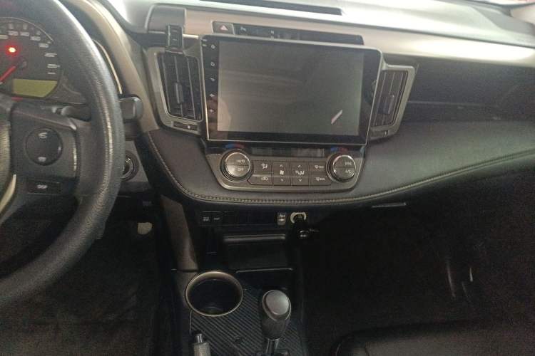 Used Toyota RAV4 2015 2.0L CVT Two-Wheel Drive Fashion Edition
