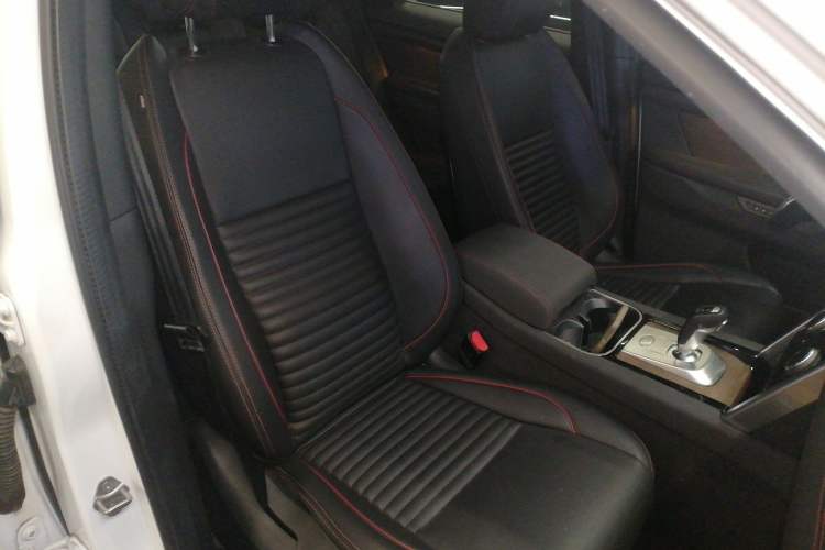 Used Land Rover Discovery Sport 2022 Revised Version 2 249 PS R-Dynamic SE Performance Tech Edition 5 Seats