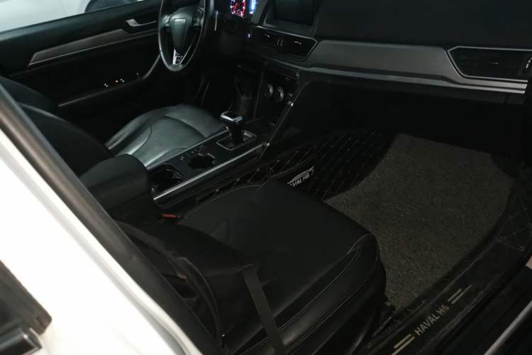 Used Haval H6 2021 Sport Edition 1.5T Automatic Elite Smart Connectivity Model with Hexagonal Grille
