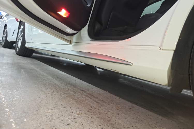 Used Mercedes-Benz C-Class 2017 Restyled C 180 L Fashion Edition Sport Version
