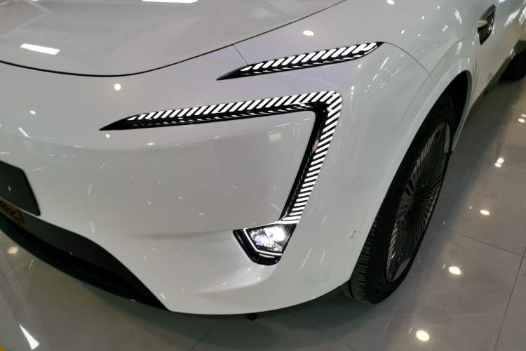 Used  11 2022 Long-Range Dual-Motor Version 5 Seats