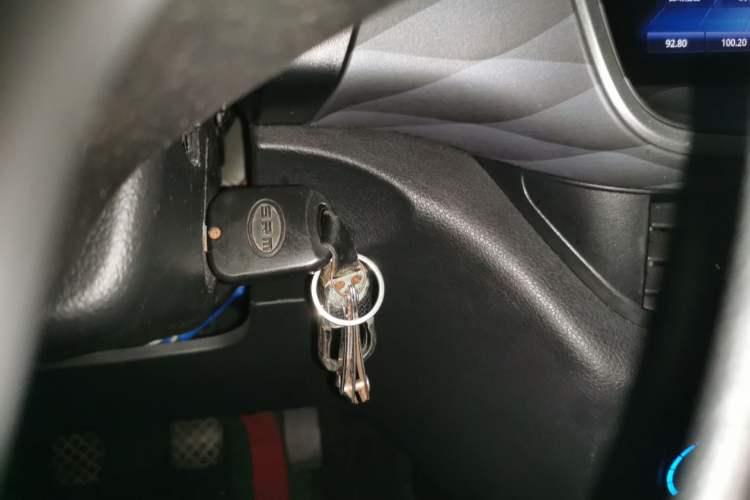 Used Jinbei Gold Hiace M Classic 2022 Panda Edition 1.5L Travel Lion Passenger Van 6 Seats