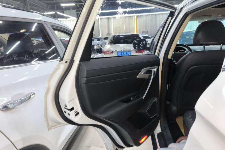 Used Geely Auto Emgrand X7 Sport 2020 1.8TD DCT Two-Wheel Drive Zhiya Model
