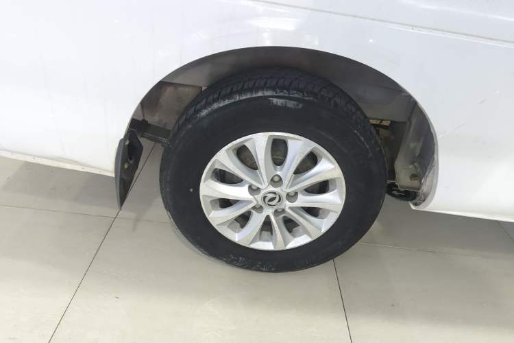 Used FORTHING Lingzhi 2017 M5L 1.6L 7-Seater Comfort Model
