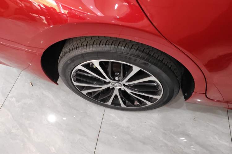 Used Toyota Camry 2019 2.0S FENGSHANG Version China VI Standard
