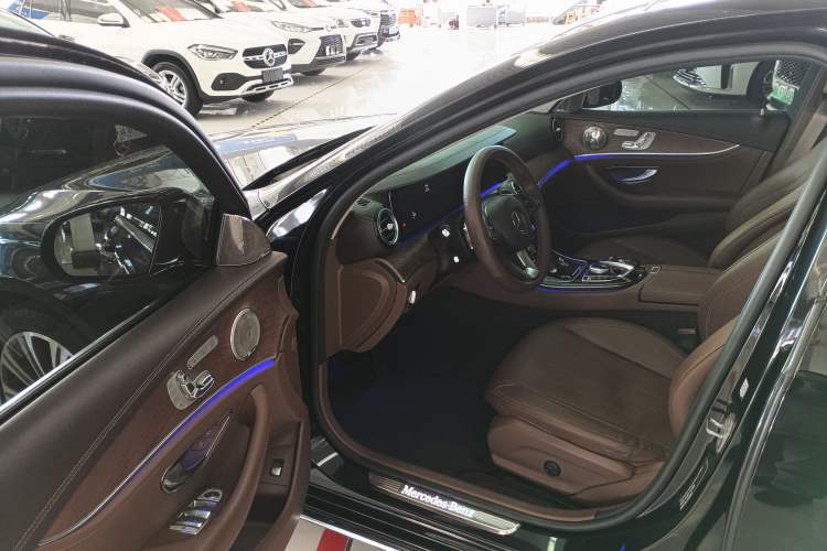 Used Mercedes-Benz E-Class 2016 E 300 L Stylish Model
