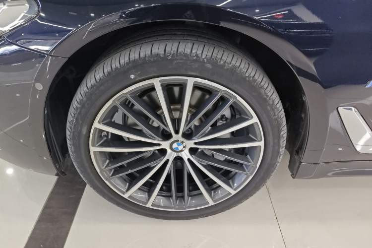 Used BMW 5 Series 2022 Restyled 530Li Leading Edition M Sport Package