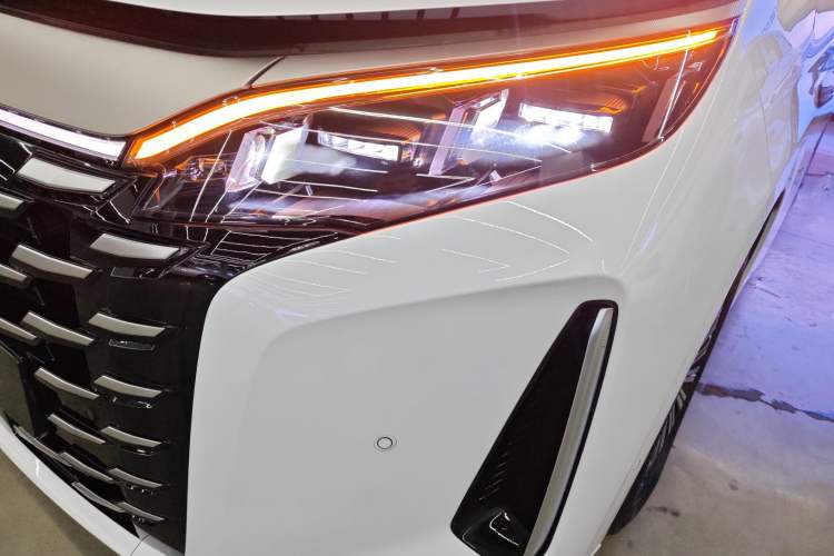 Used BYD Xia 2025 DM-i 1.5T 180km Excellence Model
