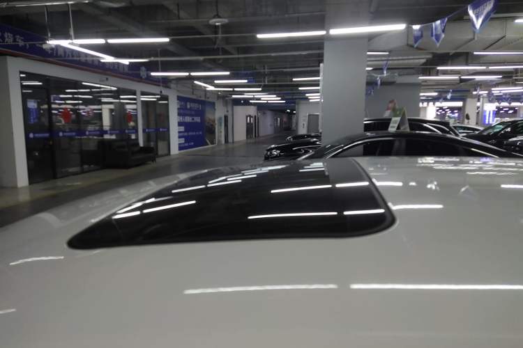 Used Volkswagen Polo 2016 1.6L Automatic Comfort Model
