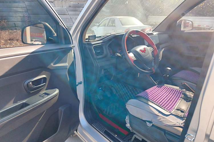 Used Wuling Hongguang V 2021 1.5L Jingqu Version LAR
