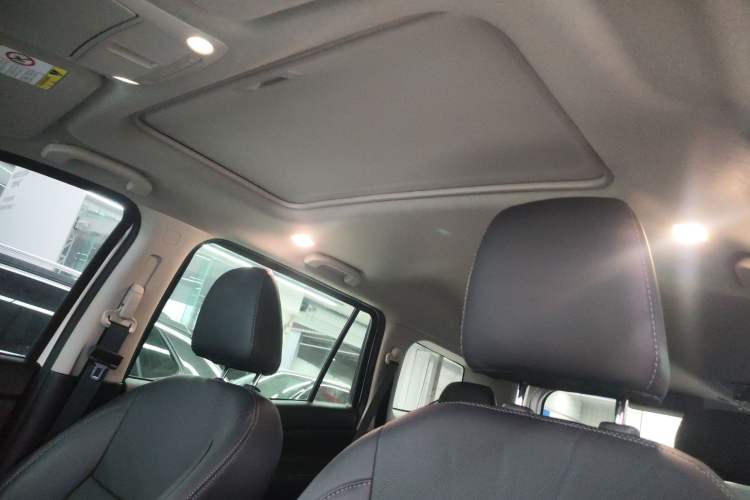 Used Nissan Terra 2020 2.5L XL Upper Automatic Two-Wheel Drive Luxury Edition