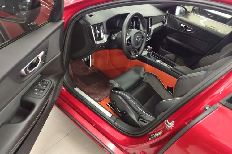 Used Volvo S60 2020 T4 Zhiyuan Sport Edition
