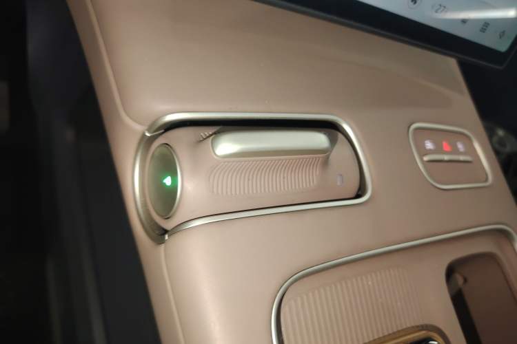 Used Nio ES8 2024 75 kWh
