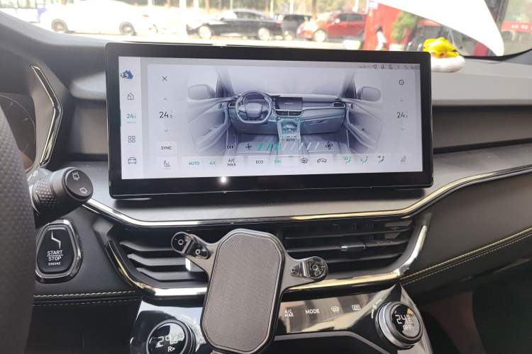 Used Lynk & Co 06 2023 Remix 1.5T Dynamic Halo