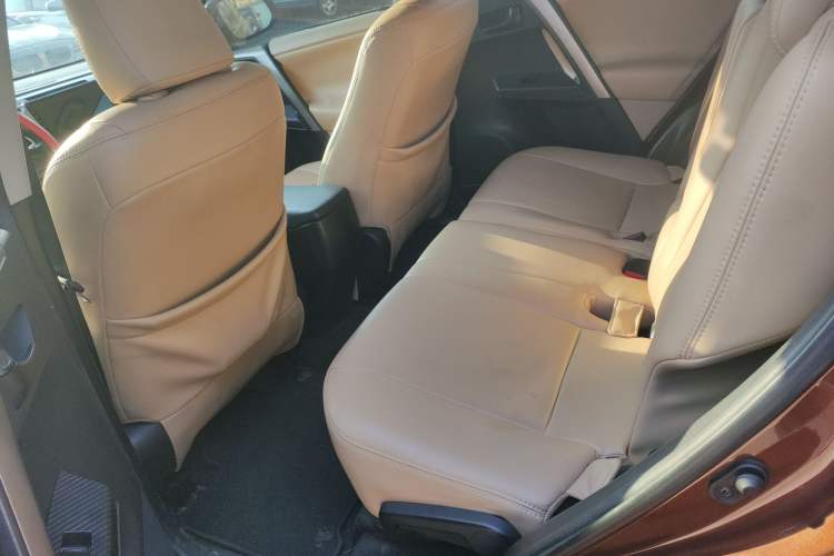 Used Toyota RAV4 2013 2.0L CVT Two-Wheel Drive Urban Edition
