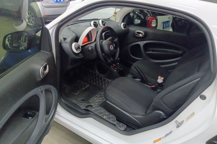 Used  fortwo 2018 1.0L 52kW Hardtop Dynamic Version China V
