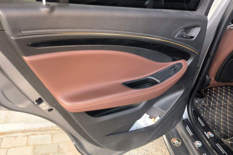 Used Buick Envision 2020 20T Two-Wheel Drive Luxury Model