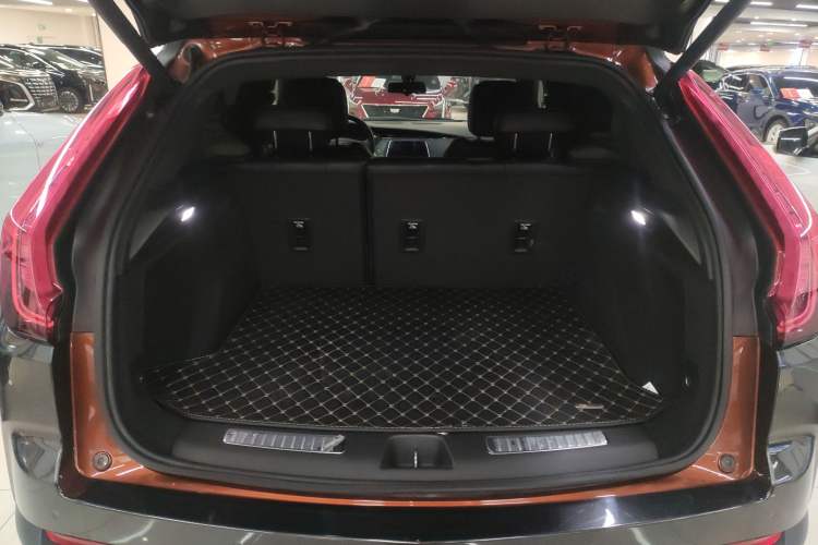 Used Cadillac XT4 2018 28T Two-Wheel Drive Leading Version
