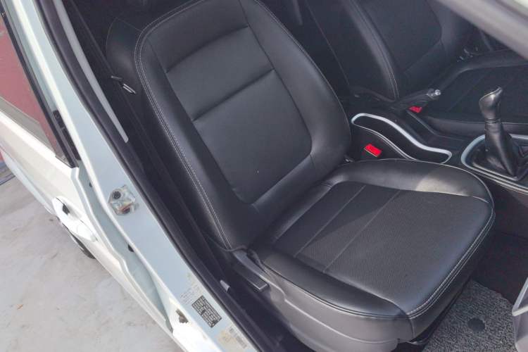 Used Jinbei Gold Hiace M Classic 2022 1.5L Travel Lion Passenger Van 7 Seats
