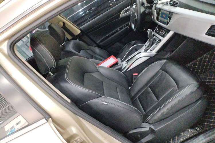 Used Geely Auto Emgrand X7 Sport 2016 1.8TD Automatic ZhiShang Model
