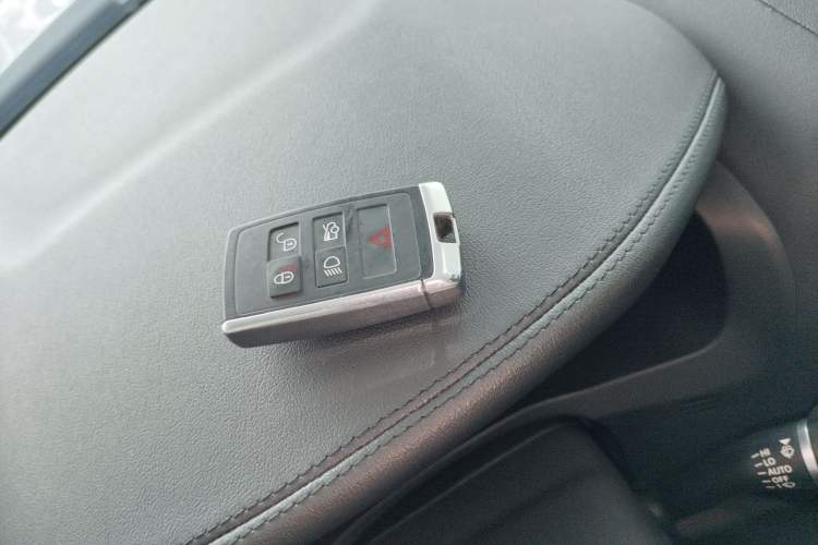 Used Jaguar XEL 2020 2.0T 200 PS S Advanced Elegance Edition
