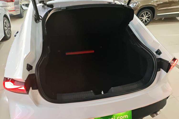 Used Changan UNI-V 2024 1.5T High-Energy Version
