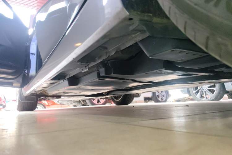 Used Toyota Avalon 2019 Dual-Engine 2.5L Luxury Edition China VI Standard
