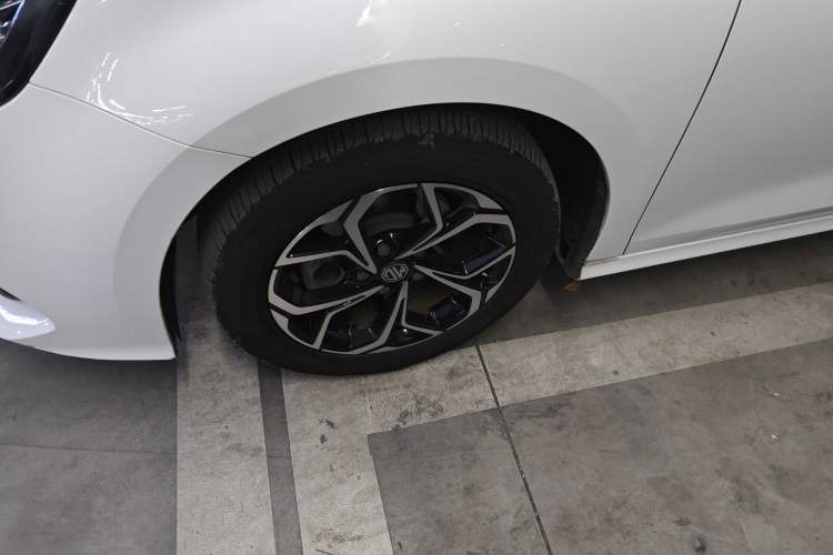 Used MG 5 2021 180 DVVT CVT Youth Luxury Edition
