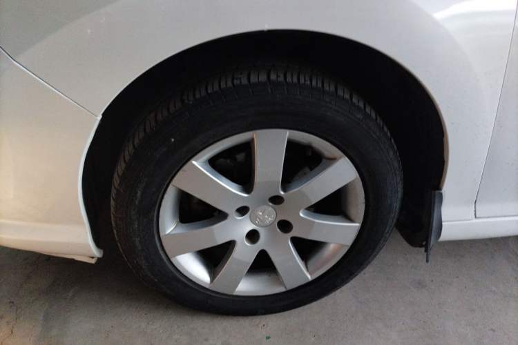 Used Peugeot 408 2013 1.6L Automatic Comfort Edition
