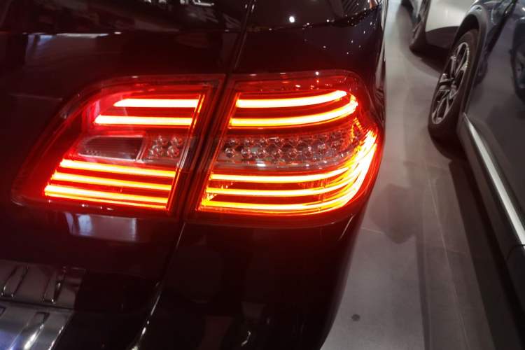 Used Mercedes-Benz M-Class 2015 ML 320 4MATIC