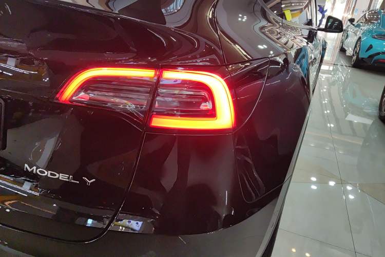 Used Tesla Model Y 2021 Standard Range Rear-Wheel Drive Version