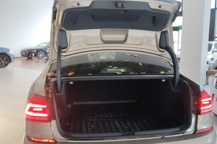 Used Volkswagen Passat 2017 280TSI DSG Luxury Edition
