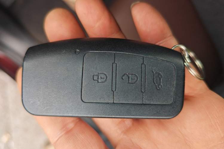 Used JMC Yusheng S350 2016 2.0T Automatic Two-Wheel Drive Gasoline Ultra-Luxury 5-Seater
