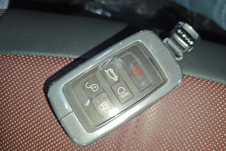 Used Land Rover Range Rover Evoque 2022 Facelifted Aurora L 249 PS R-Dynamic Luxury Edition