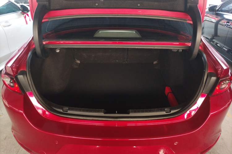 Used Mazda Mazda 3 Axela 2020 1.5L Automatic Luxury Version
