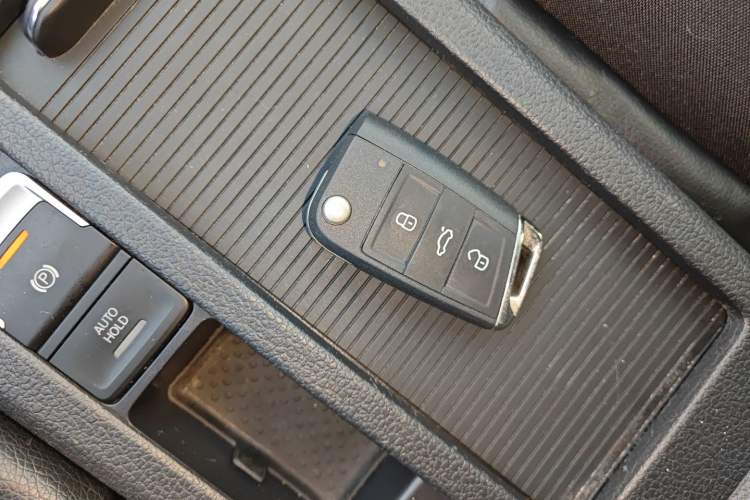 Used Volkswagen Golf 2020 Zhiai Edition 200TSI DSG Comfortable & Ambitious Version
