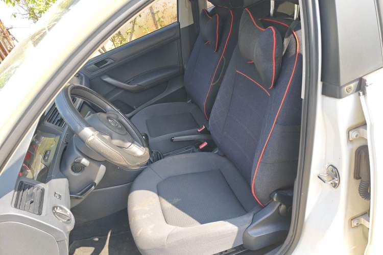 Used Volkswagen Santana 2015 1.6L Manual Fashion Edition