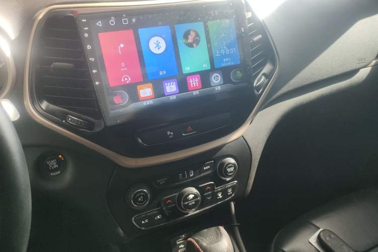 Used  Cherokee 2016 2.4L Leading Edition