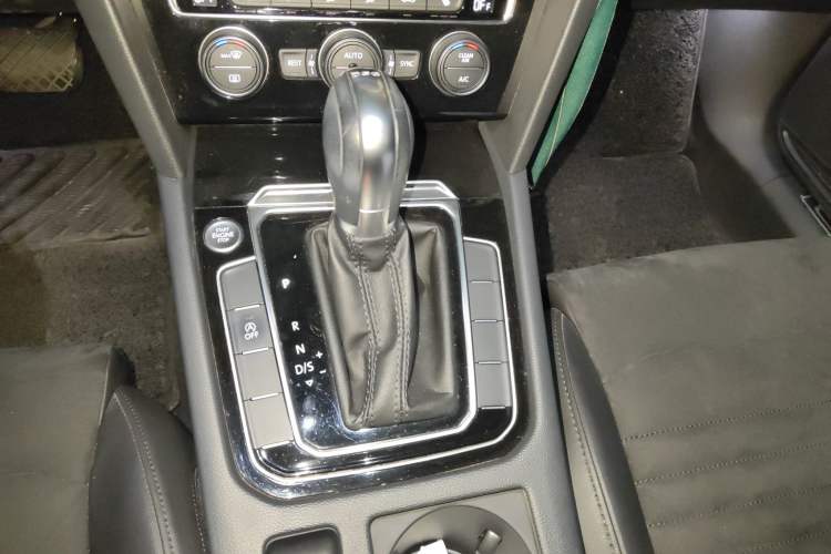 Used Volkswagen Magotan 2018 330TSI DSG Luxury Model
