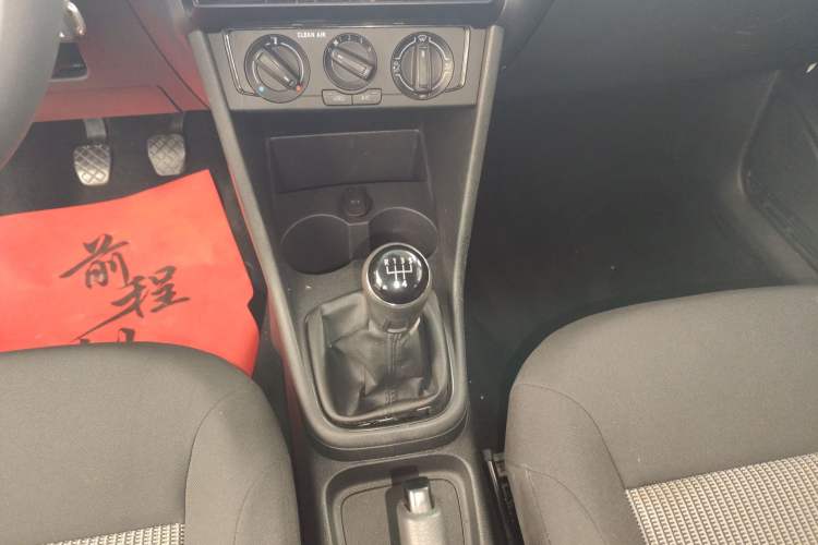 Used Volkswagen Polo 2016 1.4L Manual Fashion Model