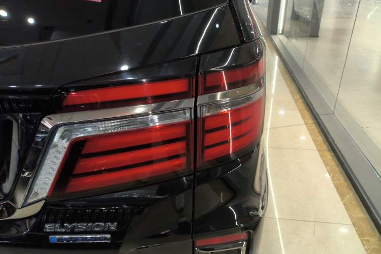 Used Honda Elysion 2019 2.0L Hybrid Luxury Edition